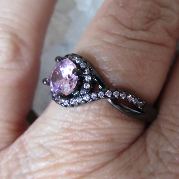 Black Rhodium & pink CZ swirl ring Size 6-9 1005 - Picture 7 of 7